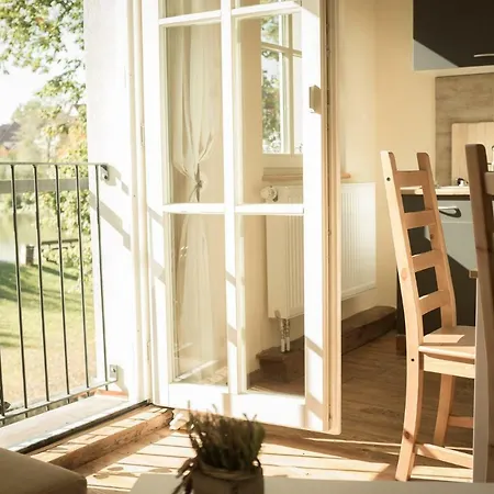 Moments Cafe & Apartmenthaus *