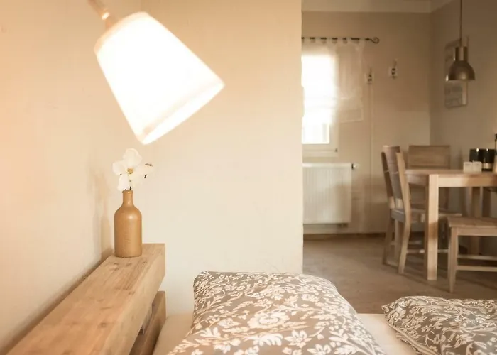 شقة Moments Cafe & Apartmenthaus *