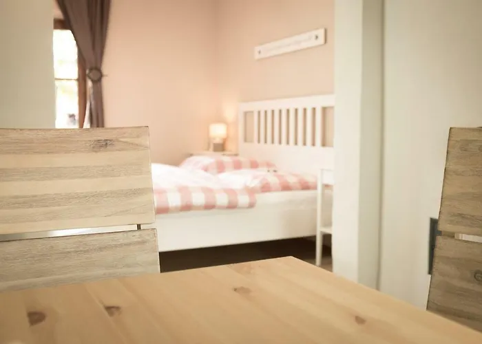 شقة Moments Cafe & Apartmenthaus Thurnau
